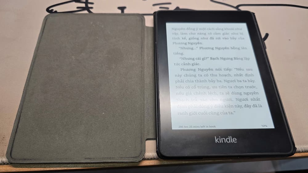 Maintenir l'habitude de lire des livres chaque jour aidera les femmes au foyer à élargir leurs connaissances dans tous les domaines. Photo: Tuấn Đạt