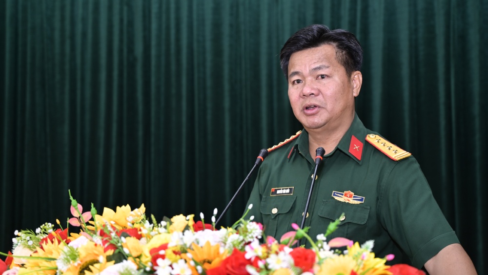 Đại tá Nguyễn Văn Hiền - Phó Chỉ huy trưởng kiêm Tham mưu trưởng Bộ CHQS tỉnh An Giang phát biểu tại buổi tập huấn. Ảnh: Phương Vũ