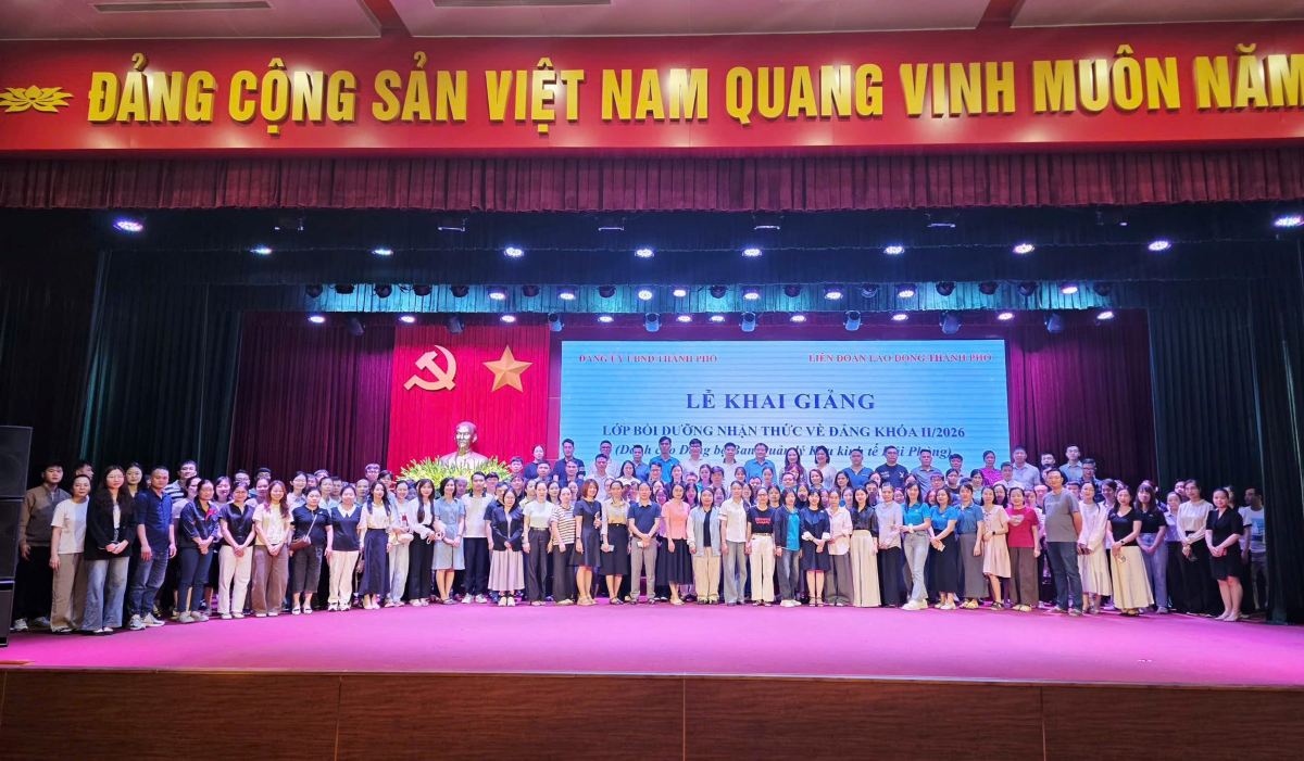 Opening ceremony of the 2nd Party awareness training class in 2026 for 244 outstanding masses who are trade union members. Photo: Hai Phong City Labor Federation