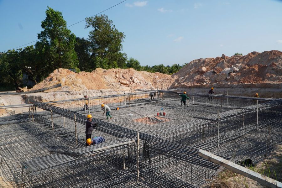 Construcción de la línea eléctrica 110kV Phu Quoc - Nam Phu Quoc. Foto: EVNSPC