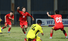 La U17 de Vietnam se enfrenta a la U17 de Malasia en la fase de grupos de la U17 del Sudeste Asiático 2026. Foto: VFF