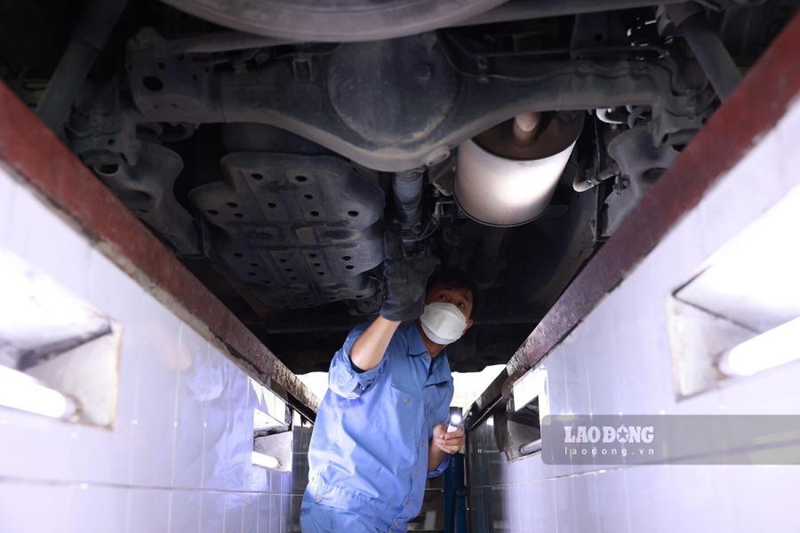 Quá hạn đăng kiểm 1 ngày xử lý ra sao? Mức phạt ô tô mới nhất ra sao? là câu hỏi nhiều người quan tâm. Ảnh: Hải Nguyễn
