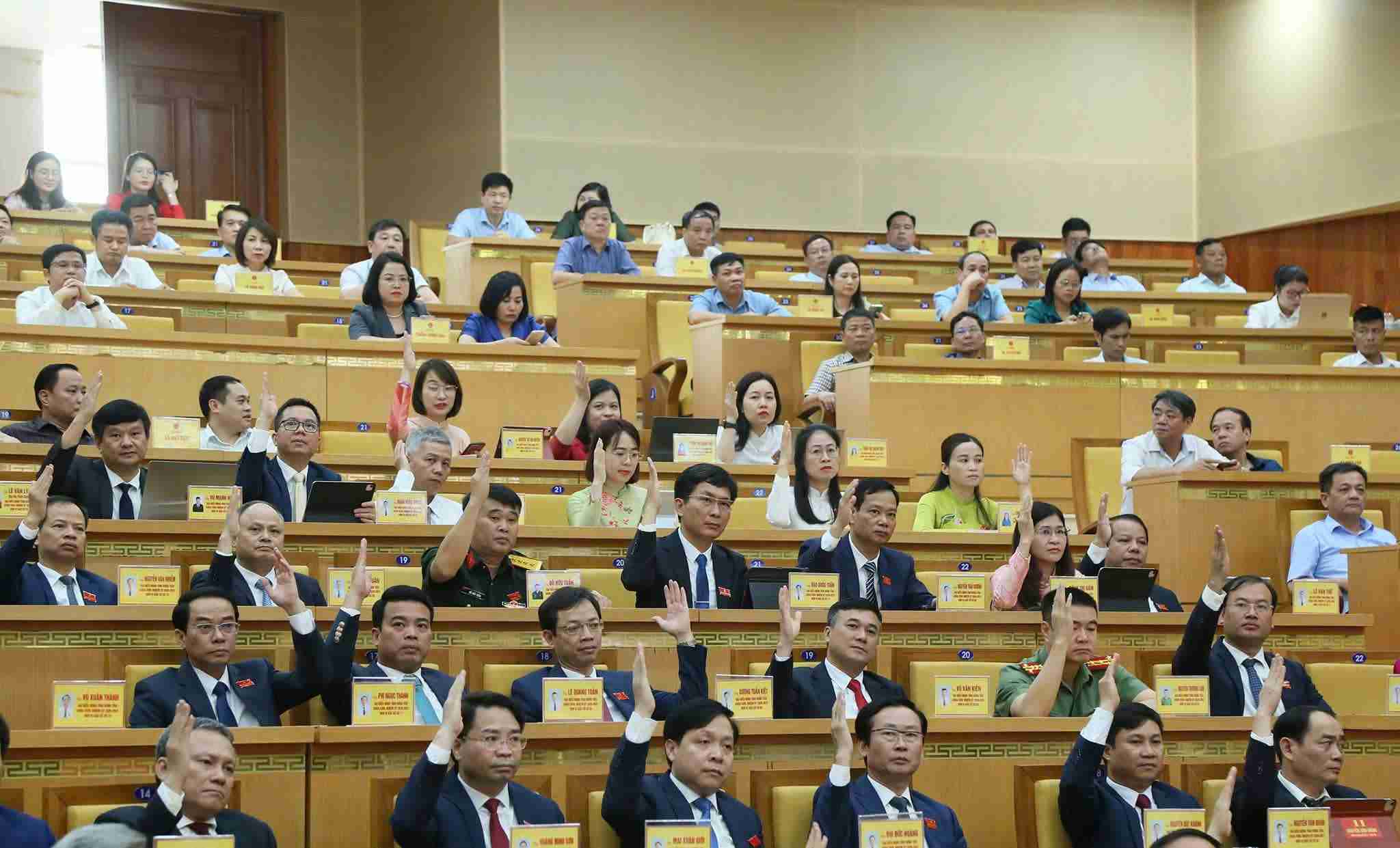 Các đại biểu tham dự kỳ họp thứ nhất HĐND tỉnh Hưng Yên khóa XVIII. Ảnh: Mai Hương