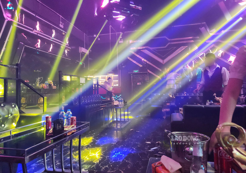 カオバン省のコミューンおよび区人民委員会は、カラオケサービス事業の許可を取得する権利があります。写真:タン・ヴァン