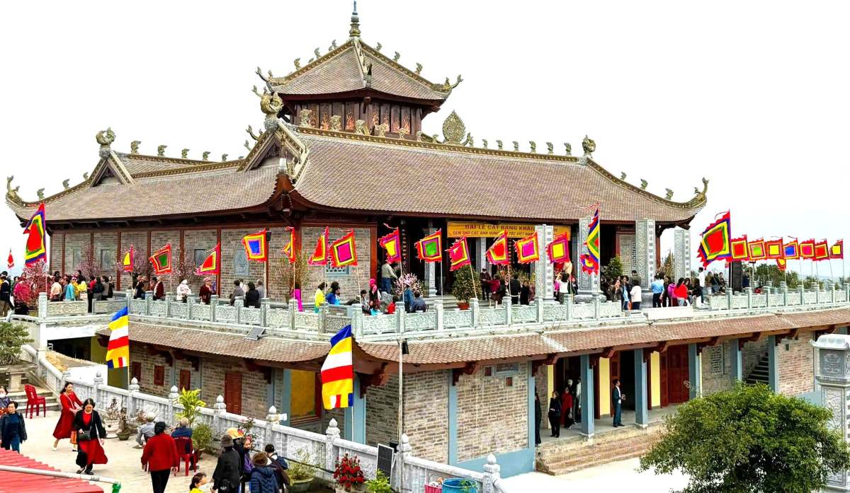 The Great Festival of the Hung Kings National Ancestor is organized by Do Son ward at the Temple of Vietnamese National Heroes - National Ancestor Vong Tu, Tuong Long Pagoda. Photo: Hai Phong e-Portal