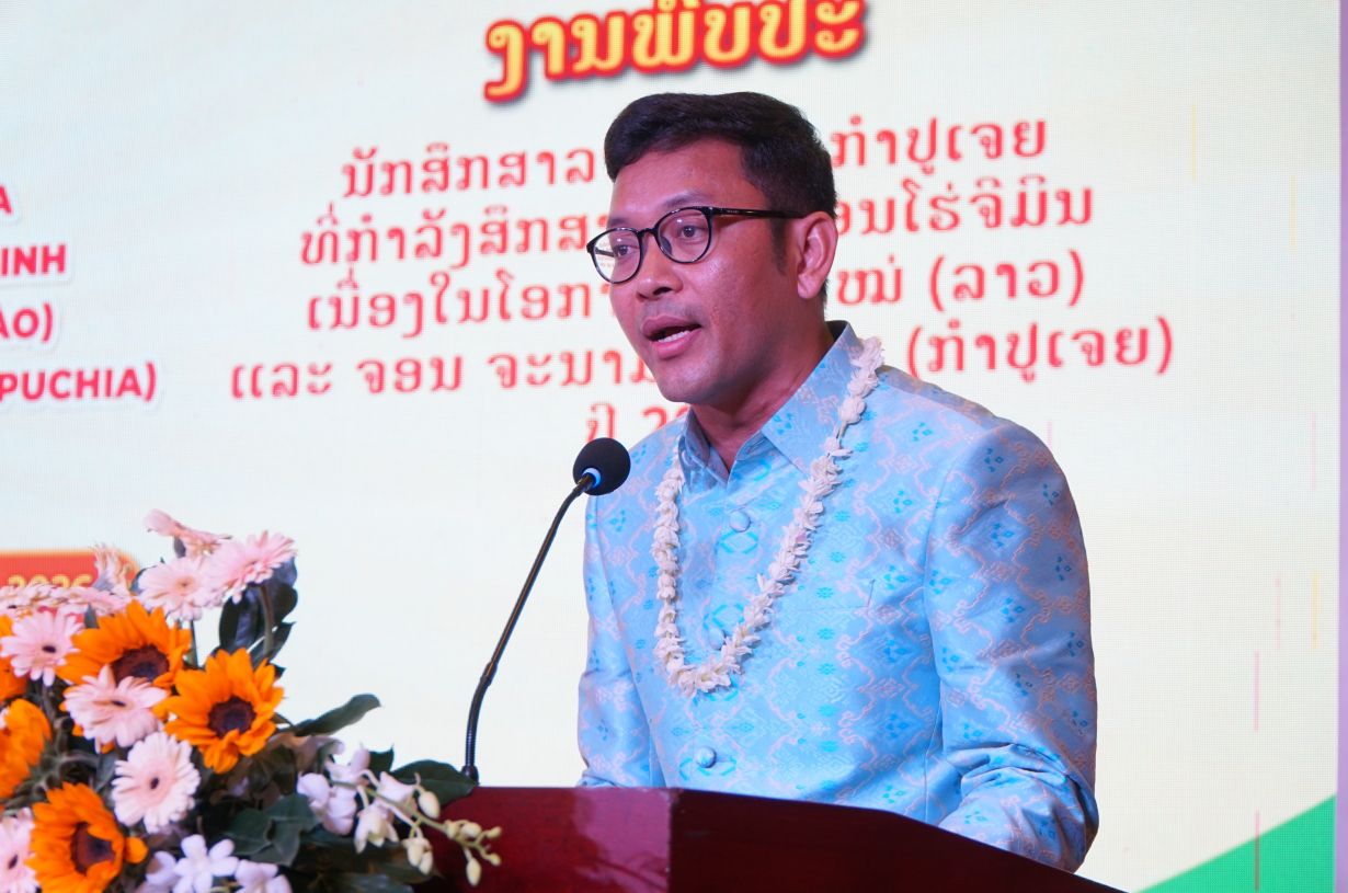 Học viên Thon Bunheng - Chủ tịch Hội Sinh viên Campuchia TPHCM, nghiên cứu sinh Trường Đại học Kinh tế TPHCM chia sẻ tại chương trình. Ảnh: Thanh Chân