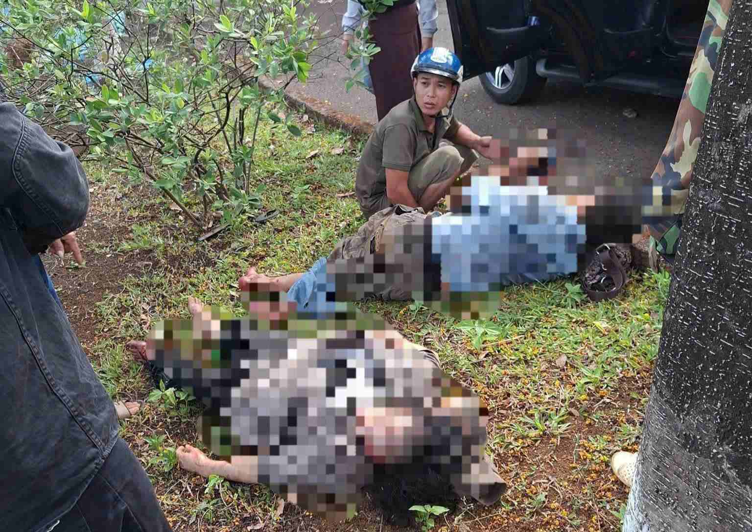 Tai nạn khiến 2 người trên xe tải bị thương nặng. Ảnh: Thần Hy 