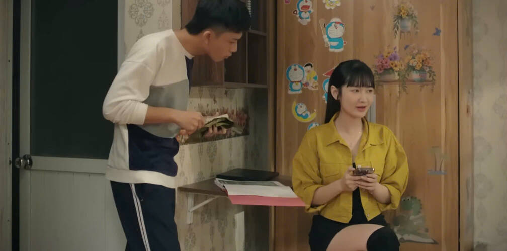 Trang nhiệt tình làm mối đẩy thuyền chị gái Thương và Lâm trong tập 22 “Bước chân vào đời“. Ảnh: VFC