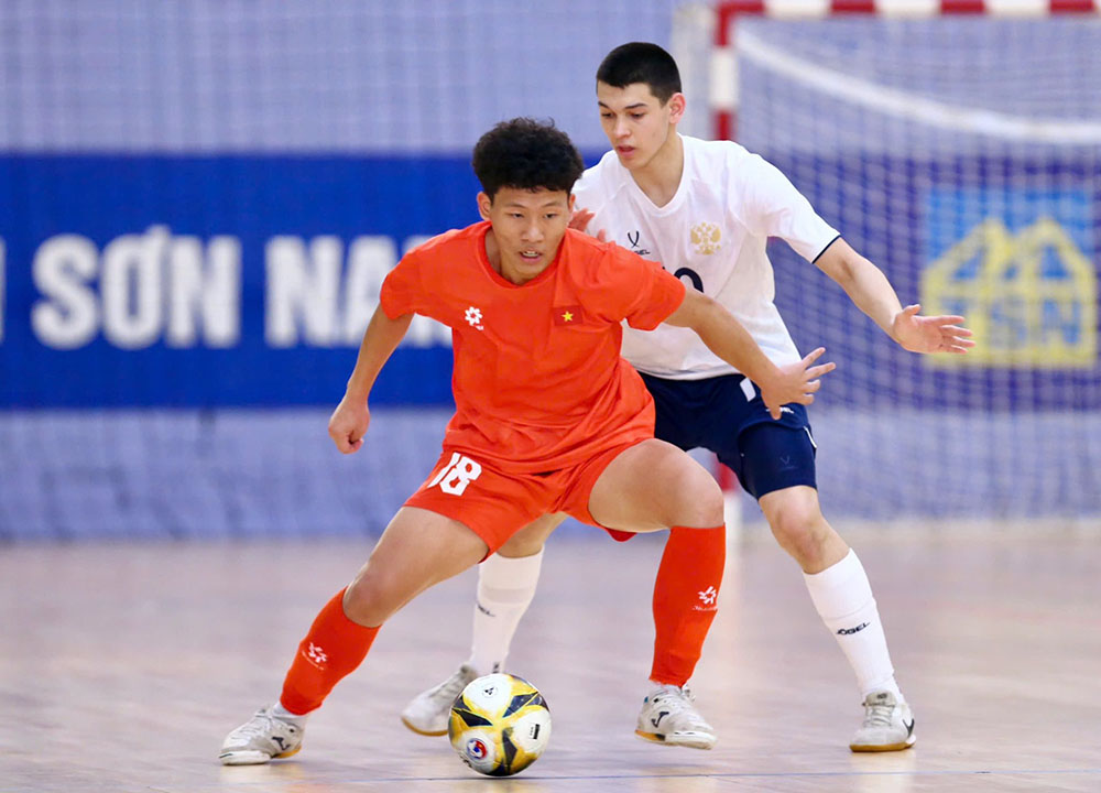 Vietnam U19 futsal suffered defeat in 2 friendly matches with Russia U19 futsal. Photo: VFF