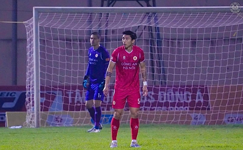 Van Hau received 3 yellow cards and was absent from round 19 of the V.League. Photo: CAHN