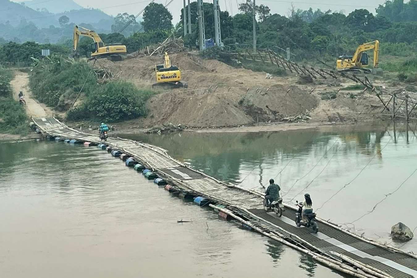 Phieng Pe Bridge in Son La has begun construction. Photo: Trinh Anh