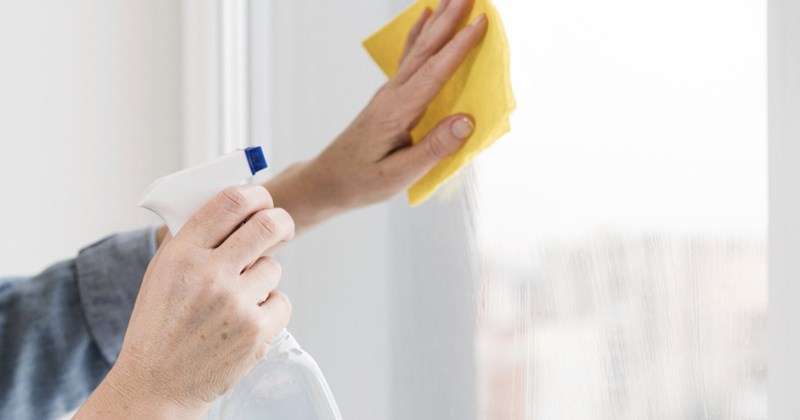 5 bước lau cửa sổ sạch bóng, không để lại vệt