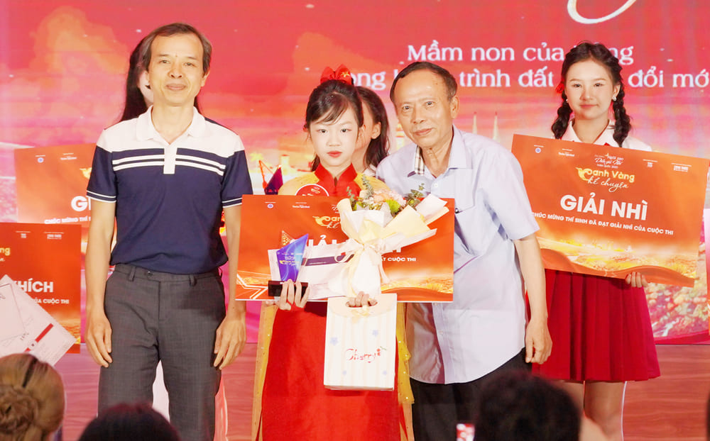 Hoàng Ngọc Bảo Anh ganó excelentemente el título de Campeona del concurso Oanh Vàng kể chuyện 2025. Foto: Personaje proporcionado