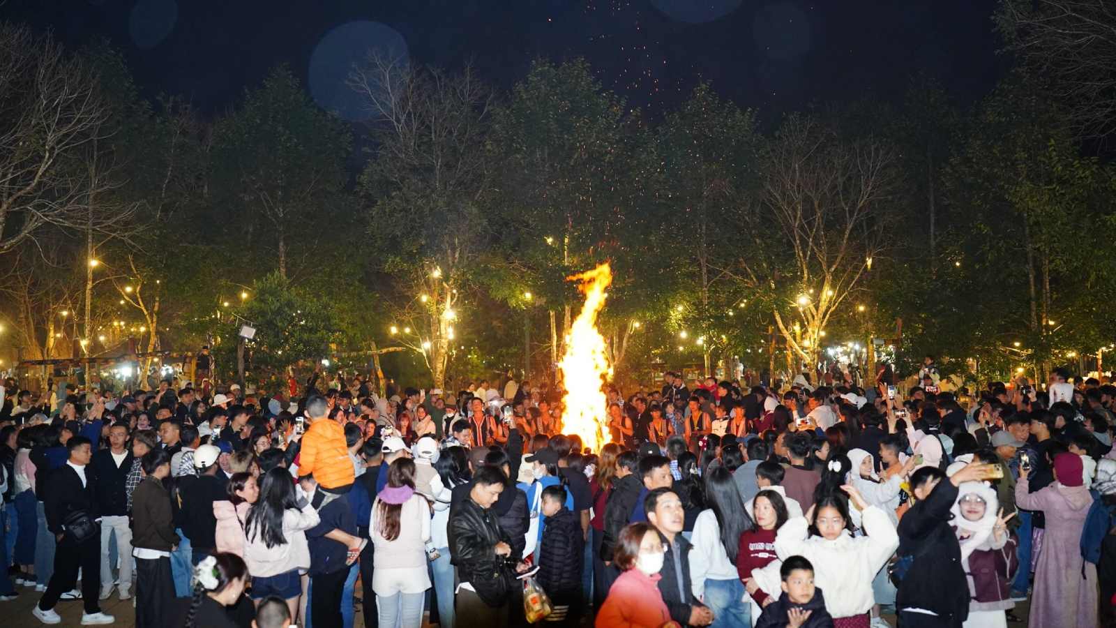 In recent years, Mang Den commune (Quang Ngai) has emerged as a "magnet" attracting tourists from near and far. Photo: Mang Den commune information page