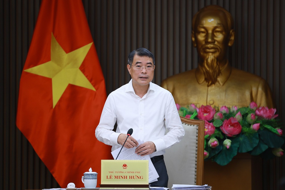 Politburo Member, Prime Minister Le Minh Hung directs the deadline for operating Bach Mai and Viet Duc Hospitals, facility 2. Photo: VGP