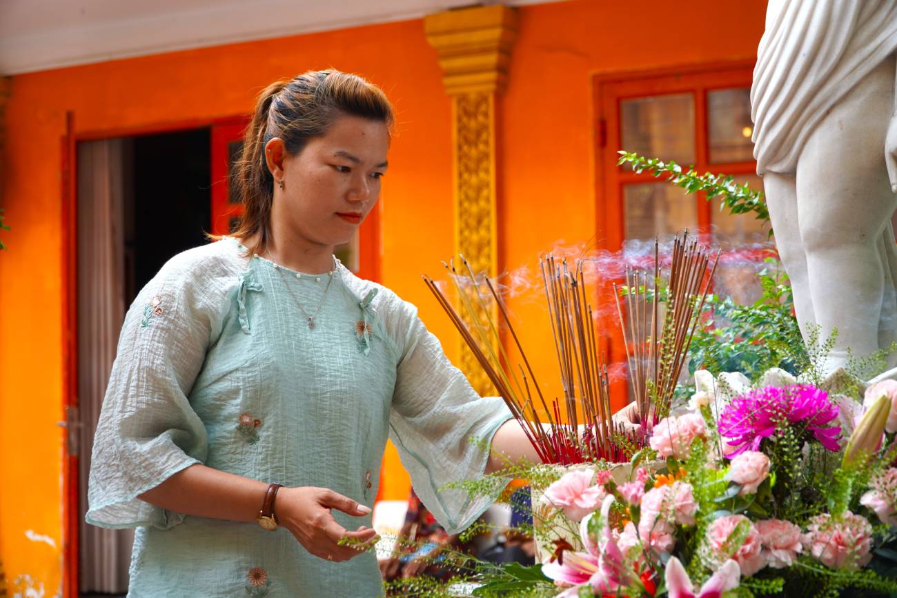 Chôl Chnăm Thmây Tet is a time for everyone to look back at the old year, send wishes for the new year, and at the same time strengthen the bond between family, village and community. Photo: Mai Anh