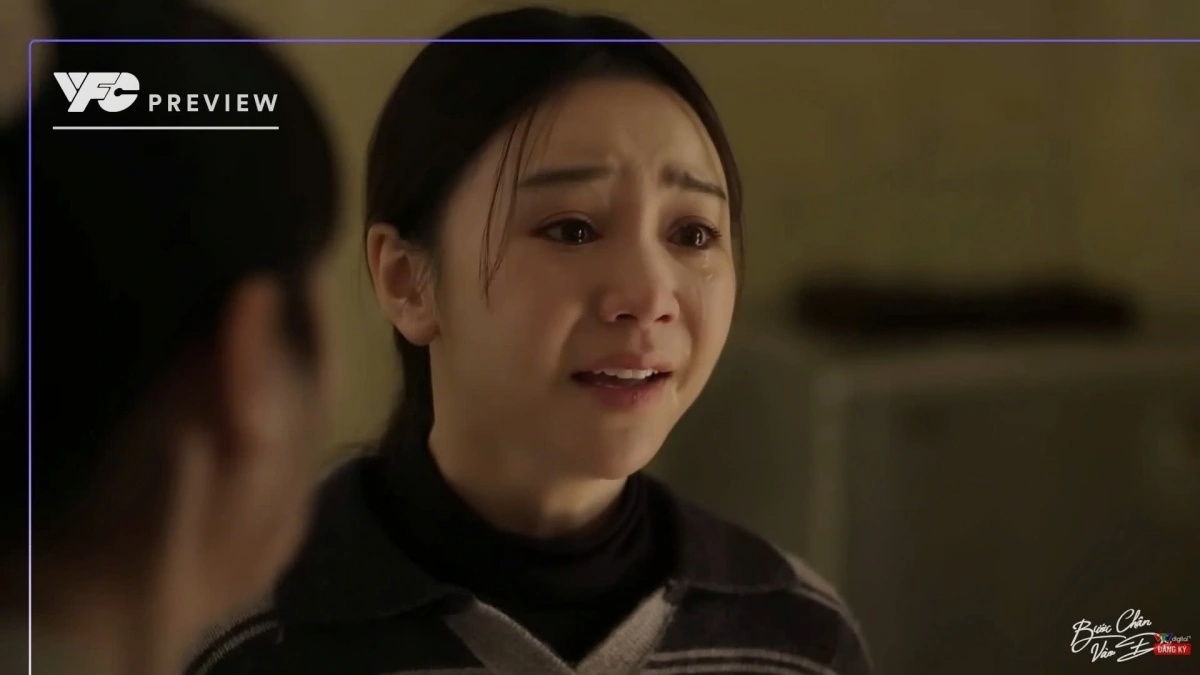 Nhân vật Thương (Quỳnh Kool) bị chê vì mắng em và khóc quá nhiều trong phim giờ vàng. Ảnh cắt từ phim