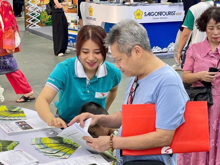 Du khách chi mạnh cho trải nghiệm cá nhân.