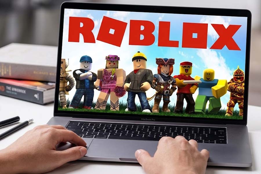 Roblox launches age-appropriate account, tightens safety for children. Graphics: Cat Tien
