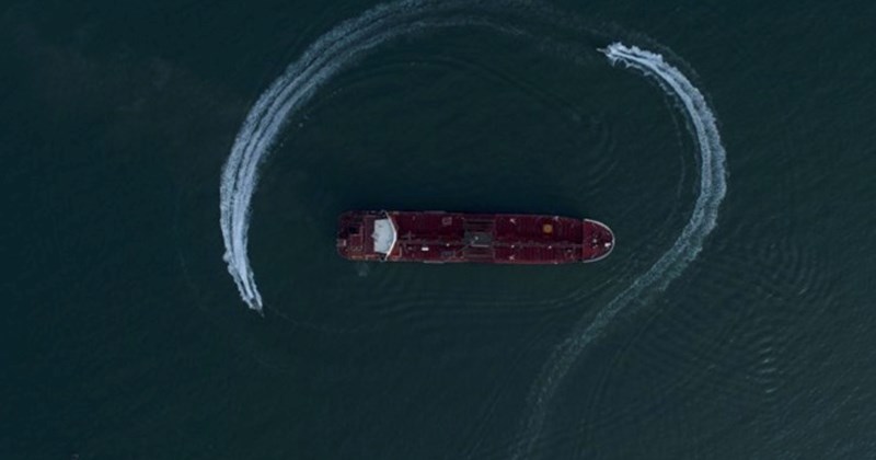 Phong tỏa eo biển Hormuz: Mỹ gây áp lực, rủi ro thị trường
