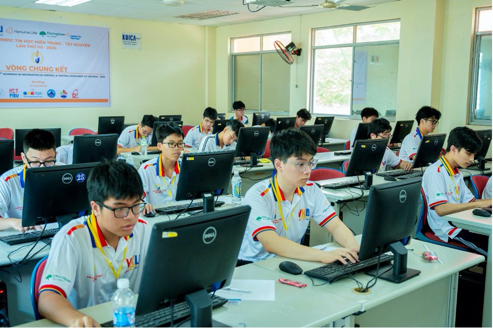 Các thí sinh đang thi đấu. Ảnh: Hanwha Life Việt Nam