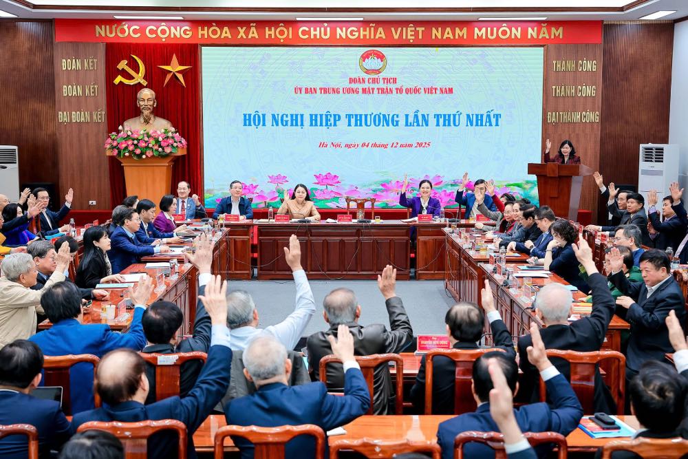 ベトナム祖国戦線中央委員会幹部会が第1回協議会議を開催。写真:ホアイ・ナム