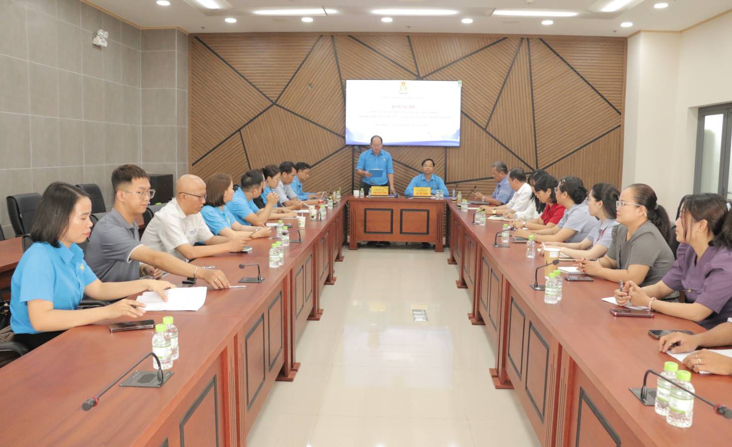 Đại biểu dự hội nghị Công đoàn xã Bàu Bàng. Ảnh: Hữu Hoàng