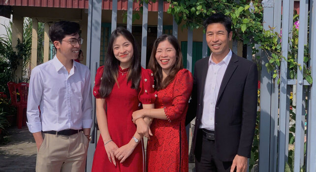 International Laughter Day April 14th is an opportunity for parents and children to bond and understand each other better. Photo: Ngoc Mai