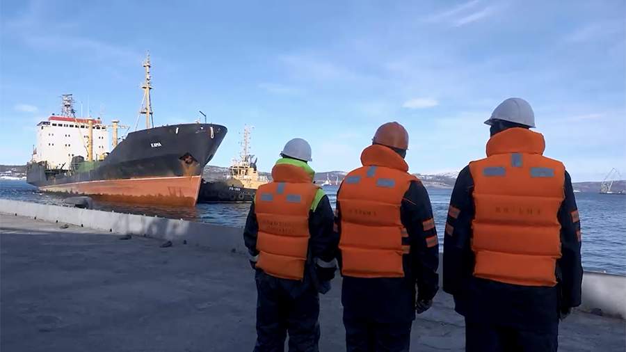 Russian ship Kama docks at Murmansk port after 220 days of mission at sea. Photo: Northern Fleet
