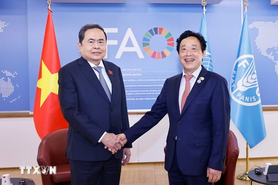 Politburo member, National Assembly Chairman Tran Thanh Man meets with Director-General of the Food and Agriculture Organization of the United Nations (FAO) Khuat Dong Ngoc. Photo: VNA