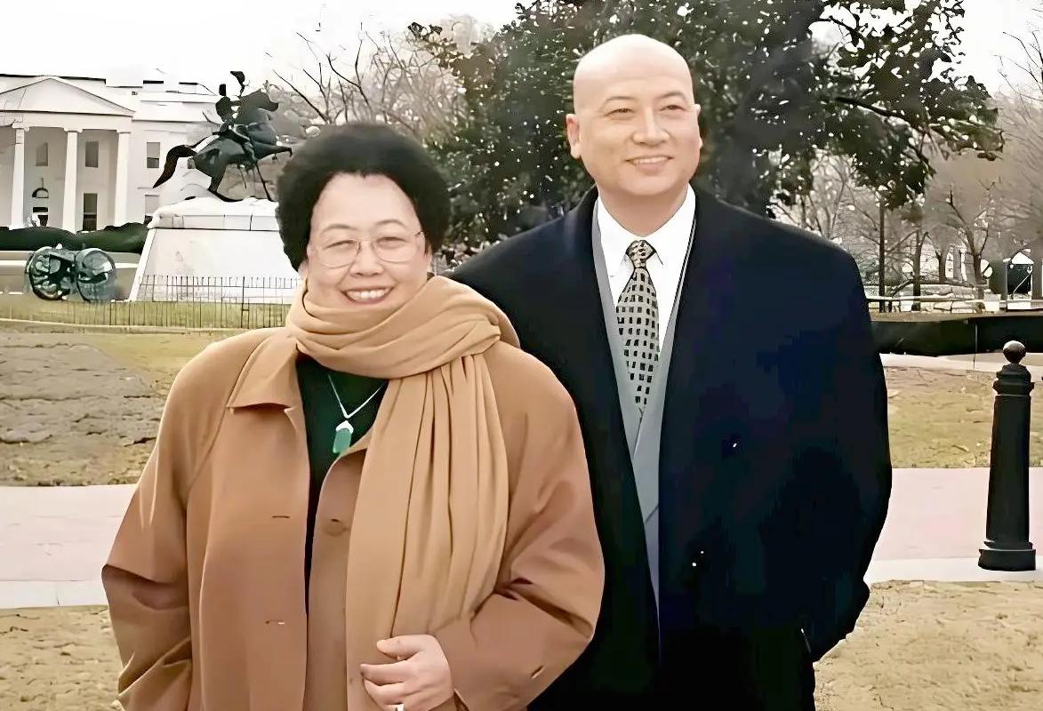 Tran Le Hoa and Tri Trong Thuy. Photo: VieON.