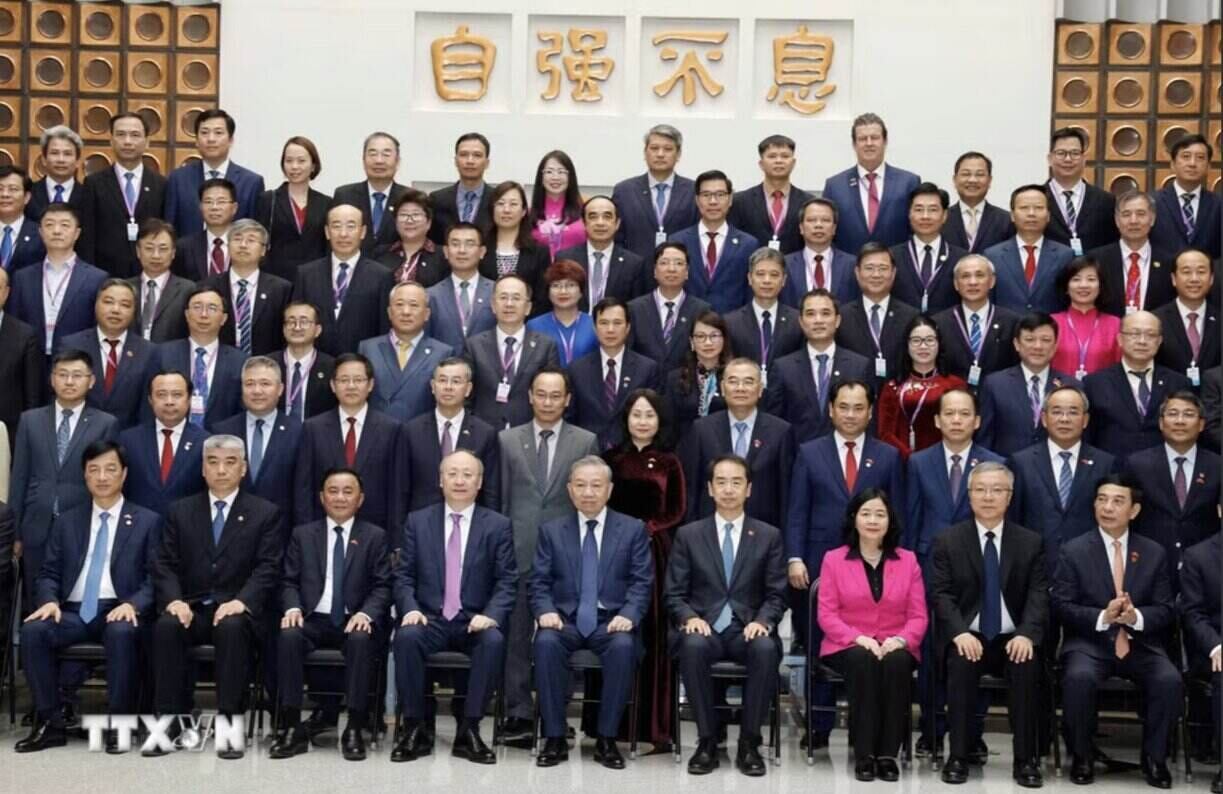 Tổng Bí thư, Chủ tịch nước Tô Lâm và các đại biểu 2 nước chụp ảnh chung. Ảnh: TTXVN 