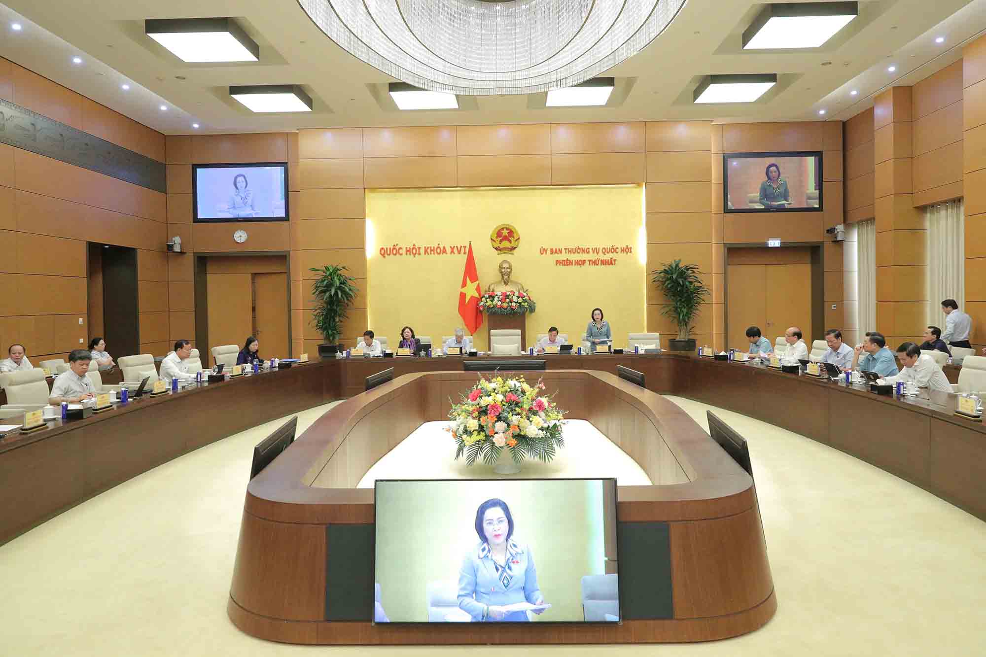 The National Assembly Standing Committee will give opinions on the explanation, reception, and revision of the draft Capital Law (amended). Photo: Quochoi. vn.