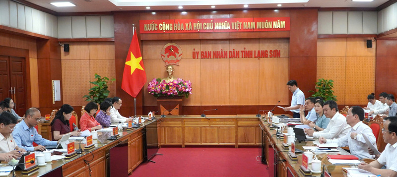 Toàn cảnh buổi làm việc. Ảnh: Triệu Thành