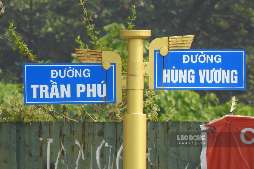 Khu đất nằm giáp 2 tuyến đường trục chính. Ảnh: Tô Công