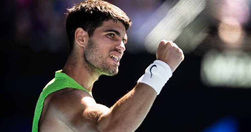 Alcaraz thắng thuyết phục, giành vé vào vòng trong tại Barcelona Open 2024