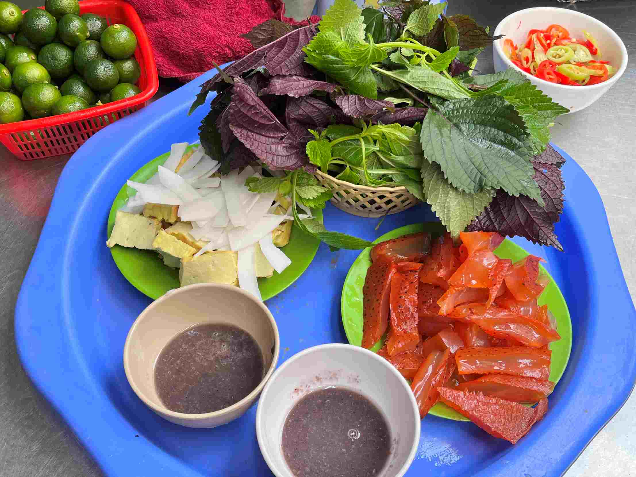 Ảnh 2: Một suất sứa đỏ đầy đặn, bắt mắt. Ảnh: Thùy Dương