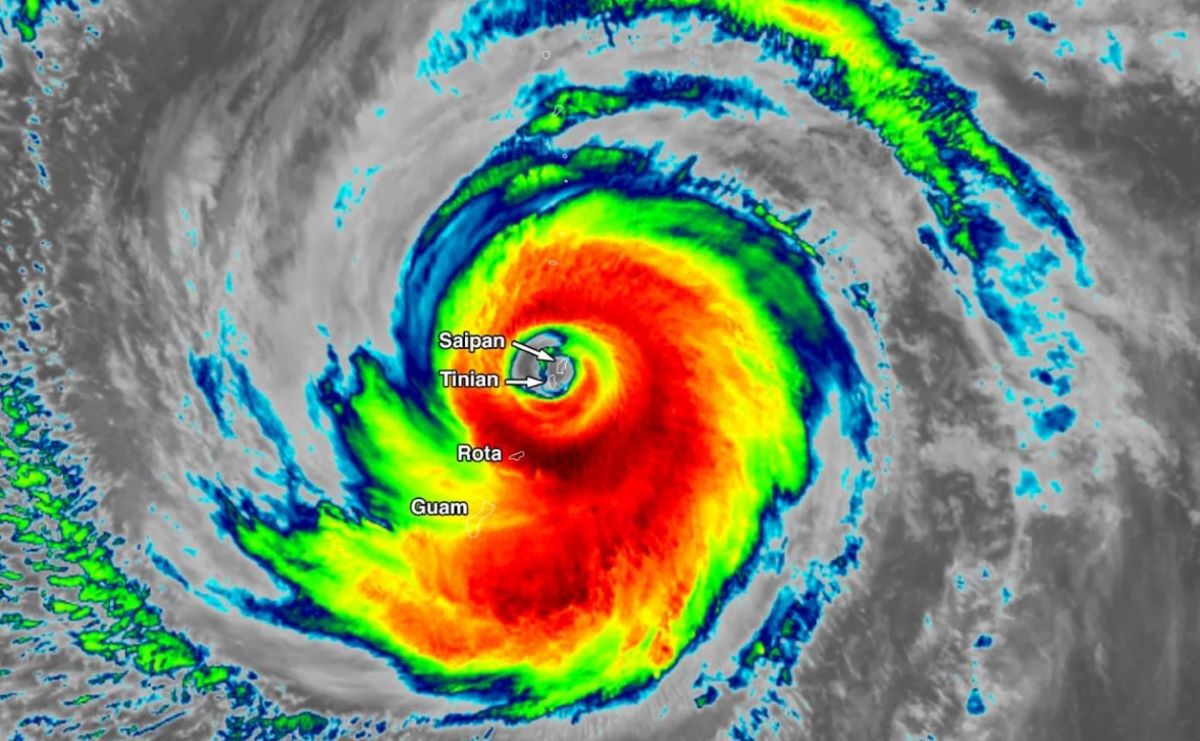 Image of super typhoon Sinlaku at 9:30 PM on April 14, 2026 (Vietnam time) with winds of 240 km/h sweeping through Tinian and Saipan (Northern Mariana). Photo: NOAA