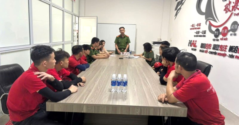 Công an phường Ninh Bình tuyên truyền phòng chống ma túy cho công nhân