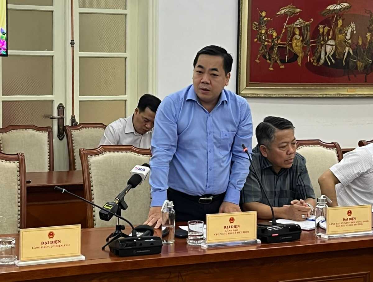 Ông Trần Hướng Dương - Phó Cục trưởng Cục Nghệ thuật biểu diễn nói về vụ MV chứa hình ảnh phản cảm của Jun Phạm. Ảnh: Chí Long