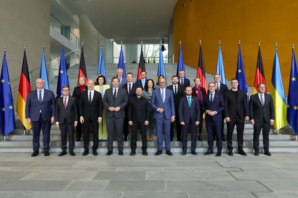 Ngày 14.4.2026, Tổng thống Ukraina Volodymyr Zelensky và Thủ tướng Đức Friedrich Merz tổ chức cuộc tham vấn liên chính phủ lần đầu tiên sau hơn 20 năm. Ảnh: Văn phòng Tổng thống Ukraina