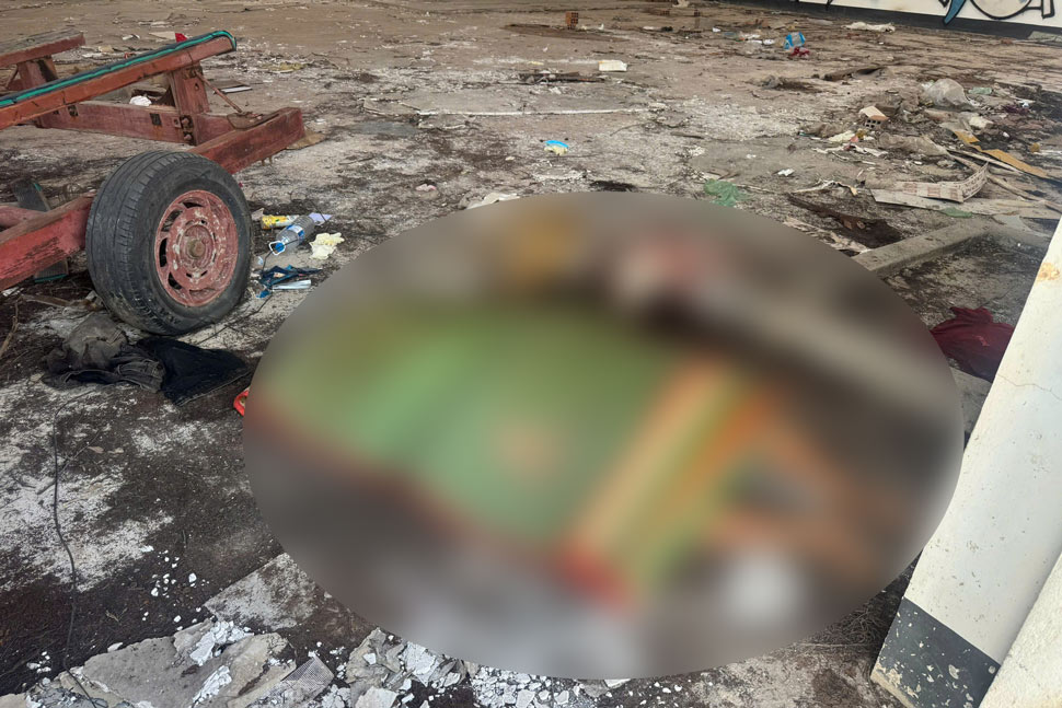 The unidentified male body was found in the area near Thi Nai bridge (Quy Nhon Dong ward, Gia Lai). Photo: Thanh Tri