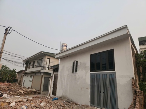 Nhà “siêu mỏng, siêu méo” tái xuất sau giải phóng mặt bằng đường nối khu Đồng Tàu ra đường Giải Phóng. Ảnh: Minh Hạnh