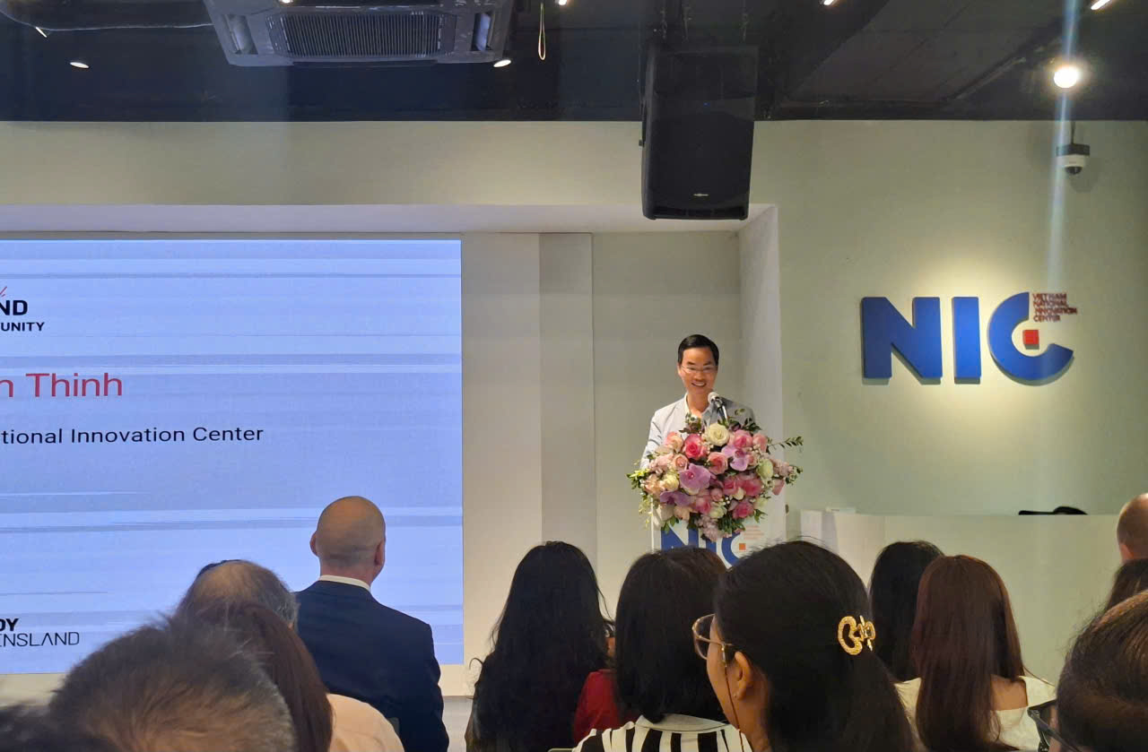 El Sr. Do Tien Thinh, Subdirector de NIC, enfatizó que Vietnam considera a Australia como un socio confiable y estratégico en el campo de la educación y la innovación. Foto: Tuyet Lan