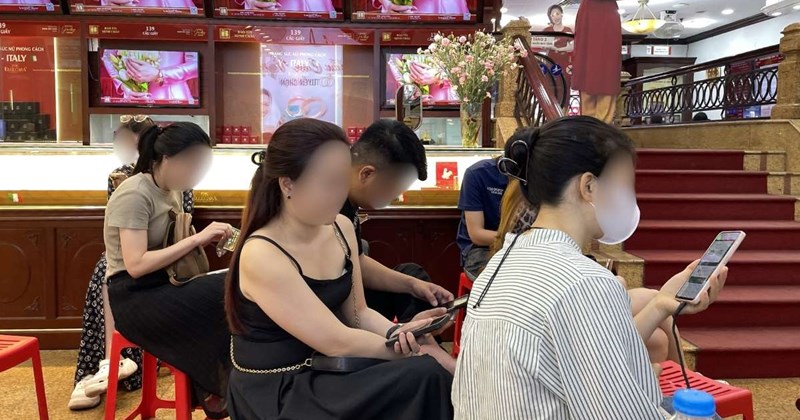 Giá vàng tiếp tục tăng, chiều mua im ắng, bán sôi nổi