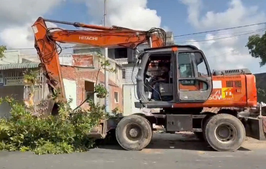 Phuoc Thang ward organizes the coercion of the last households to hand over the construction site for the Vung Tau main road project. Photo: Phuoc Thang Ward People's Committee