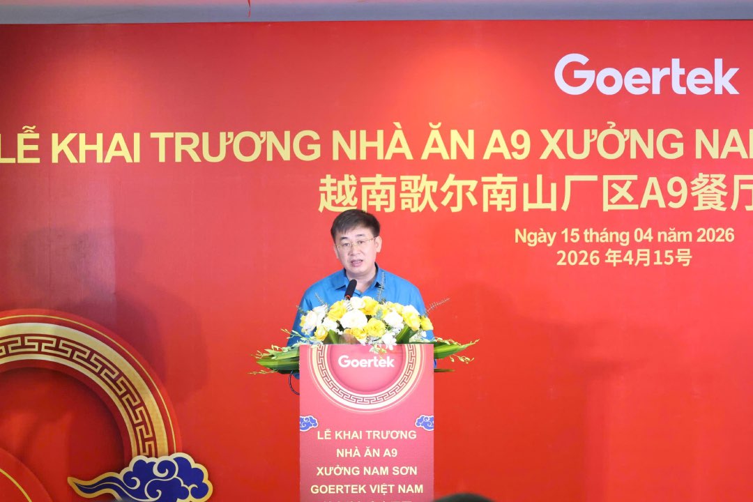 Ông Thạch Văn Chung - Chủ tịch Liên đoàn Lao động tỉnh Bắc Ninh phát biểu tại buổi lễ khai trương nhà ăn A9. Ảnh: Quyết Chiến 