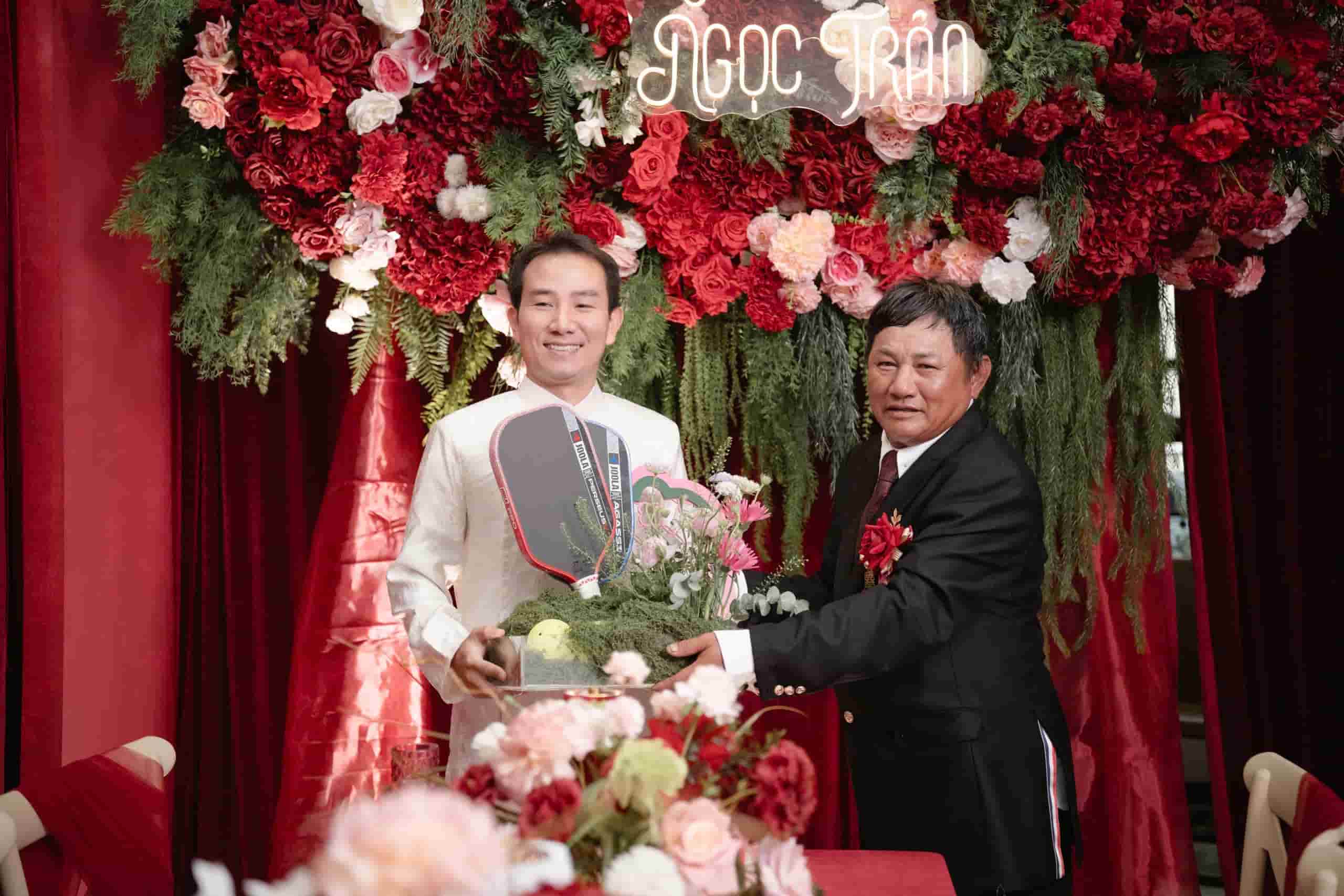 Groom causes fever with wedding invitation telling love story with pickleball. Photo: NVCC