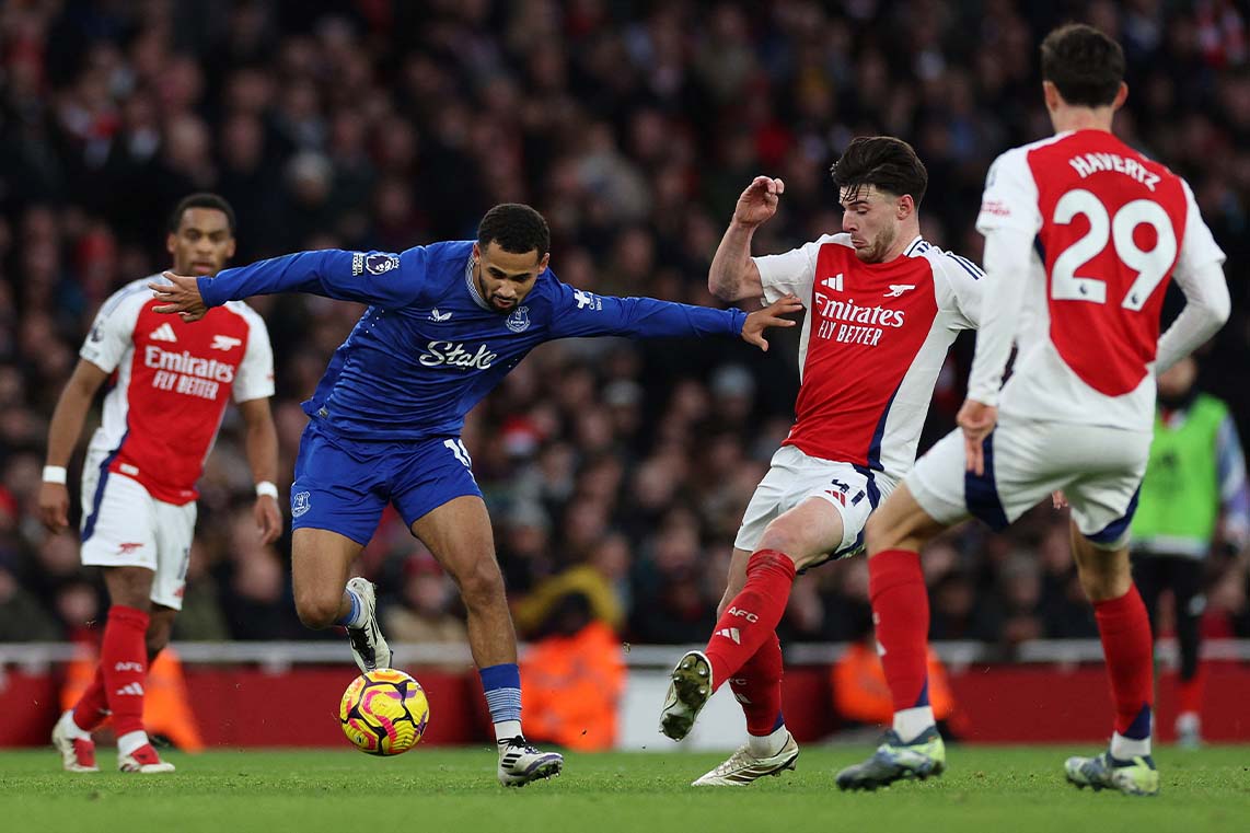 Lối đá nhanh, ít chạm của Arsenal không được tái hiện như trước. Ảnh: AFP