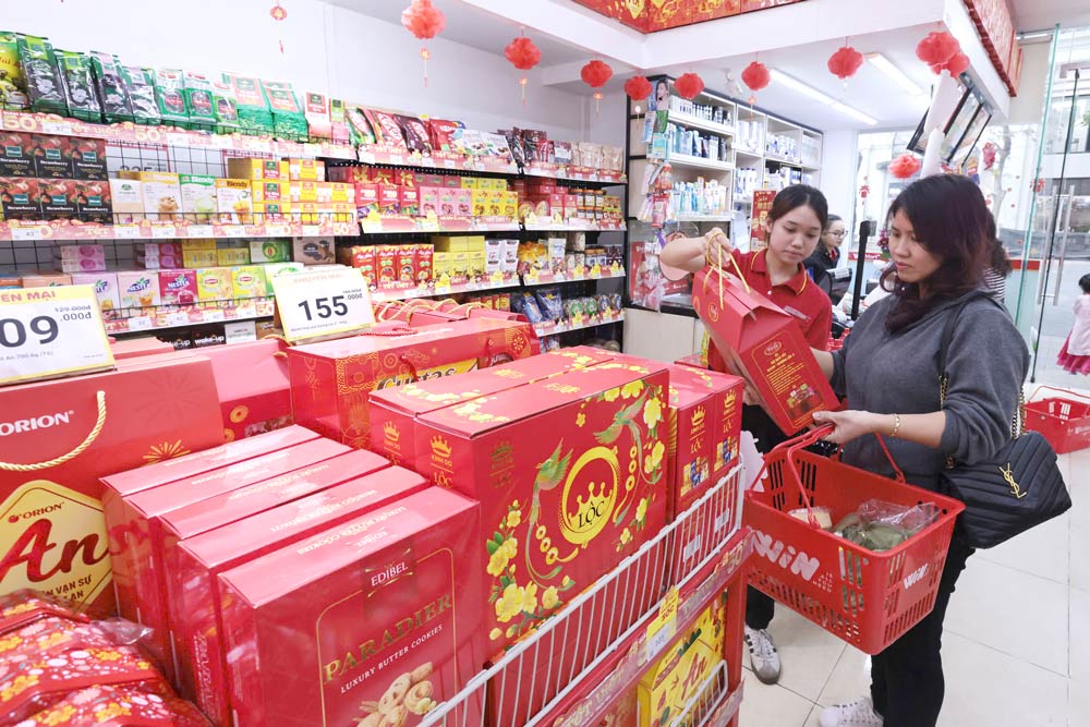 Siêu thị WiN đáp ứng nhu cầu mua sắm nhanh, tiện lợi của người dân. Ảnh: Hồng Vân